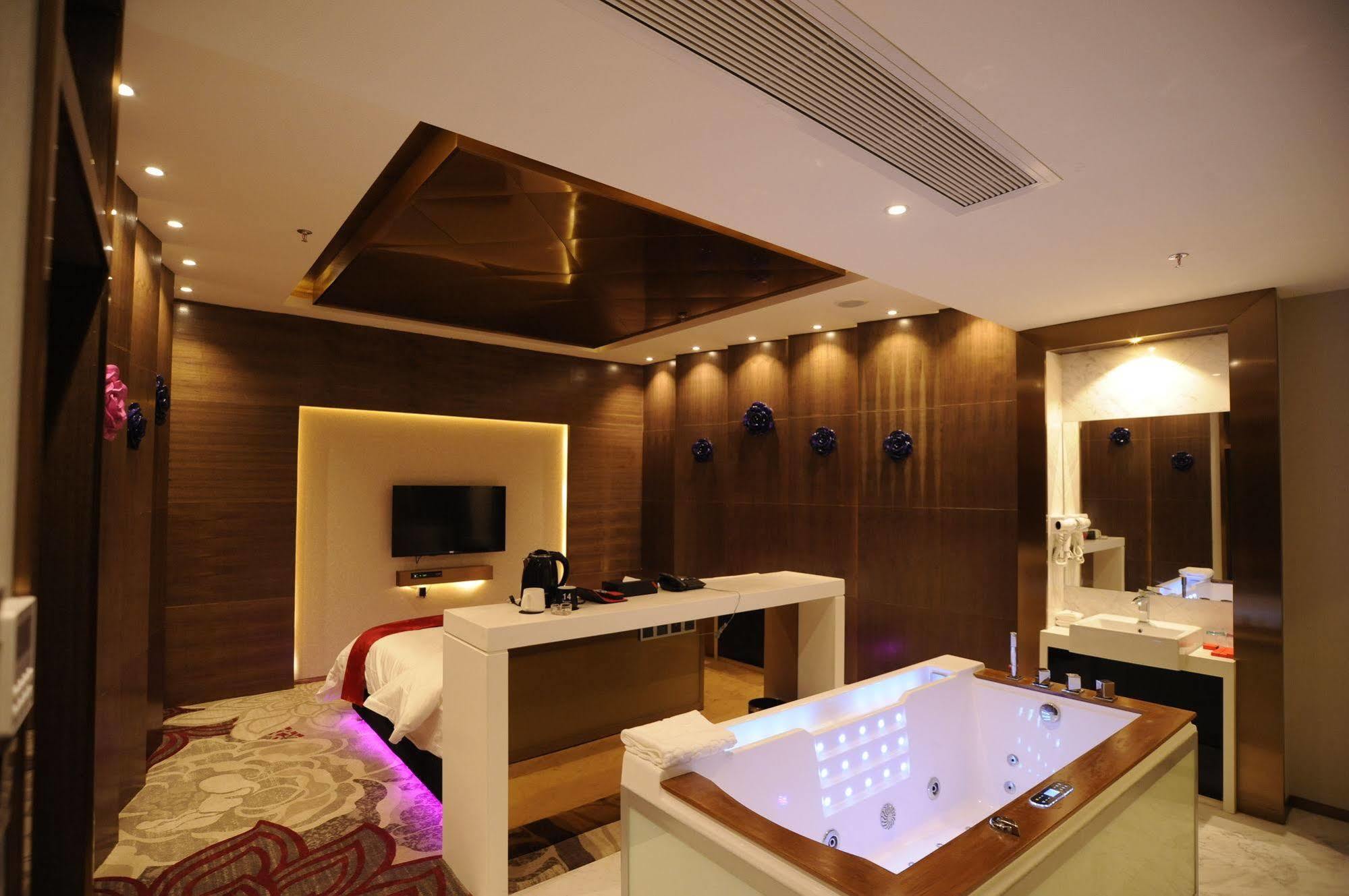 גואנגג'ואו Secret Garden Hotel מראה חיצוני תמונה