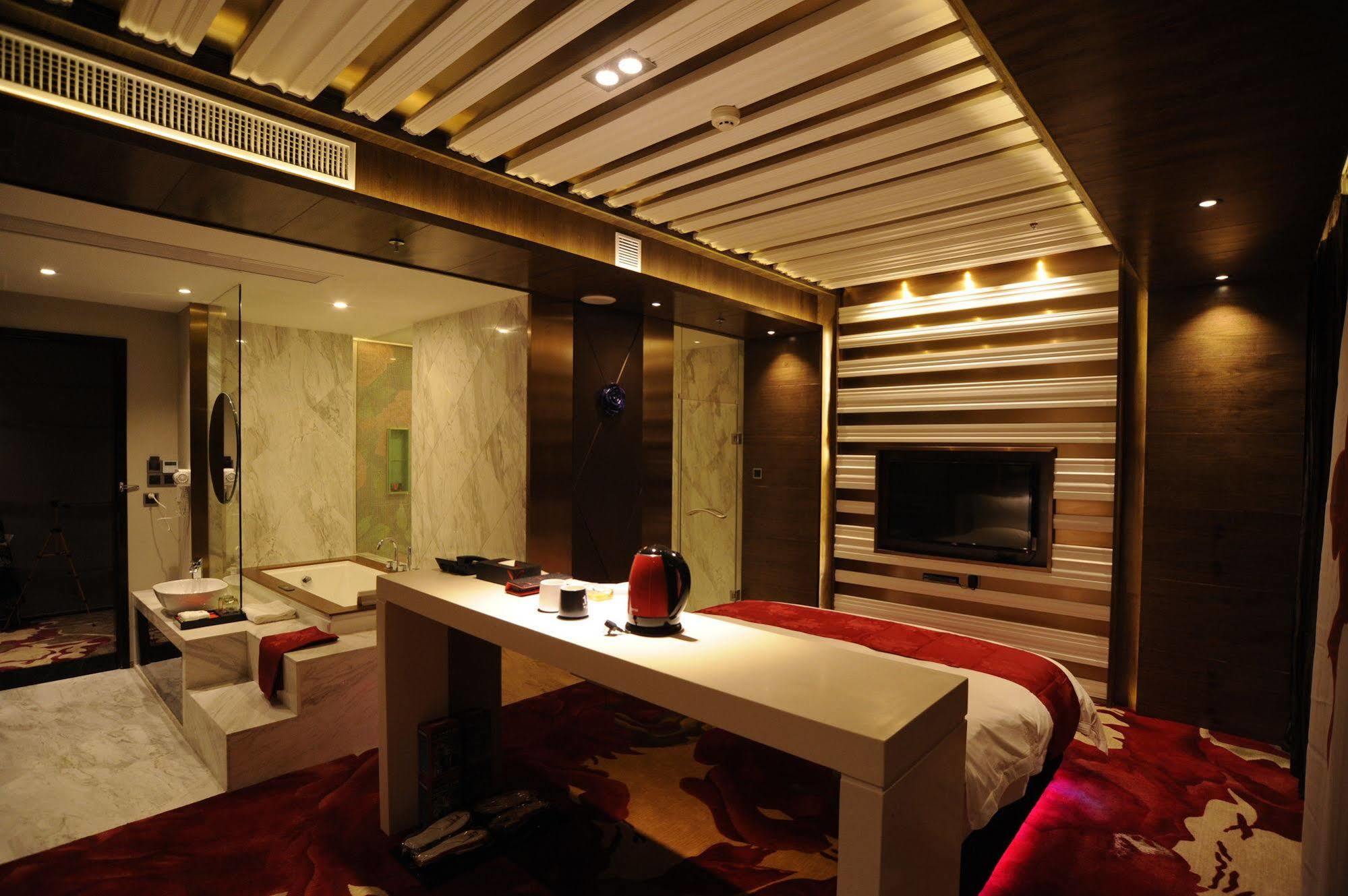 גואנגג'ואו Secret Garden Hotel מראה חיצוני תמונה